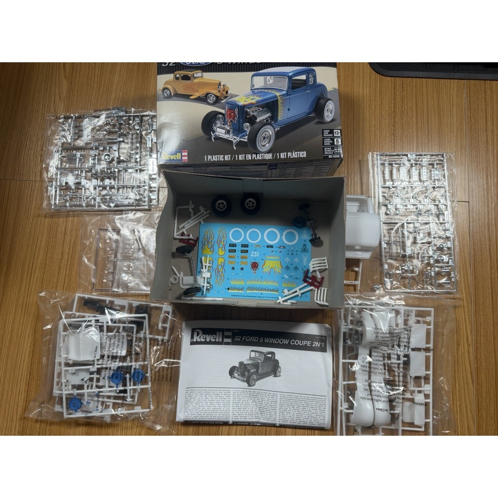 Revell 1/25 '32 Ford 5-Window Coupe 2n'1 Model Kit 85-4228 Started - Picture 3 of 7